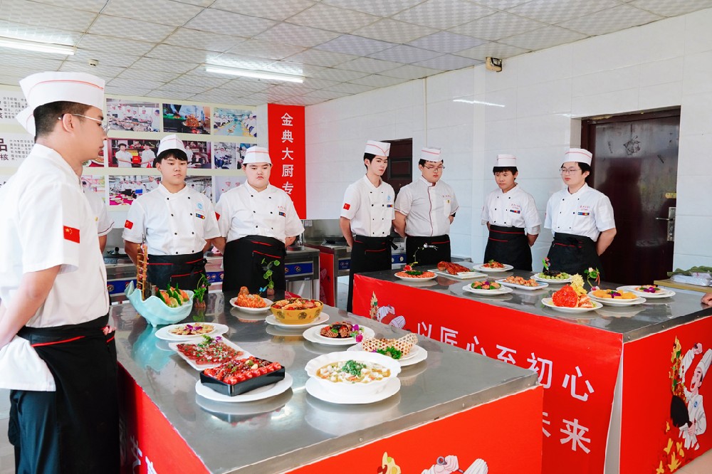 站成风景，炼成本领 济宁美开乐职业培训学校用行动书写成才新篇章