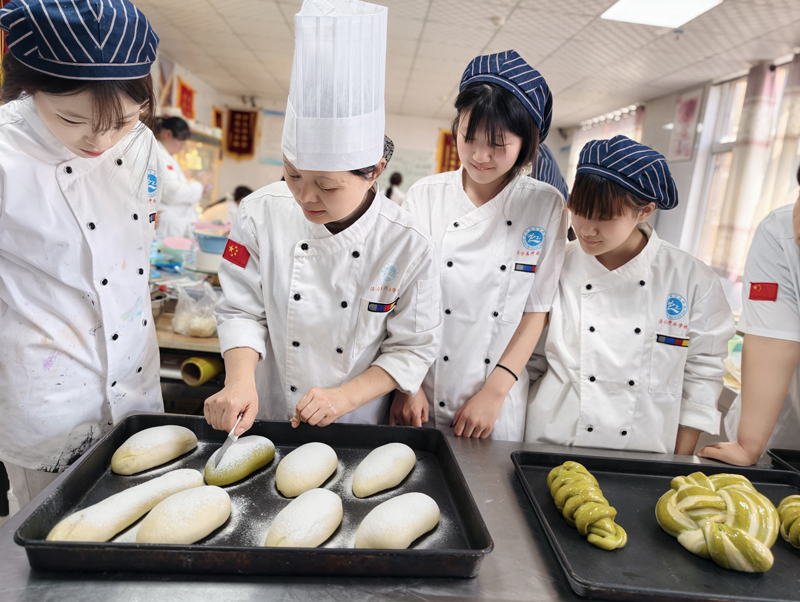 不必千军万马过独木桥，美开乐为你打开另一扇窗 技能赋能青春，匠心成就出彩人生